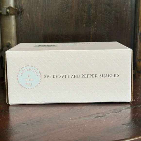 Peppermint & Pine Pastel Nutcrackers Ceramic Christmas Salt & Pepper Shaker Set - Picture 5 of 6